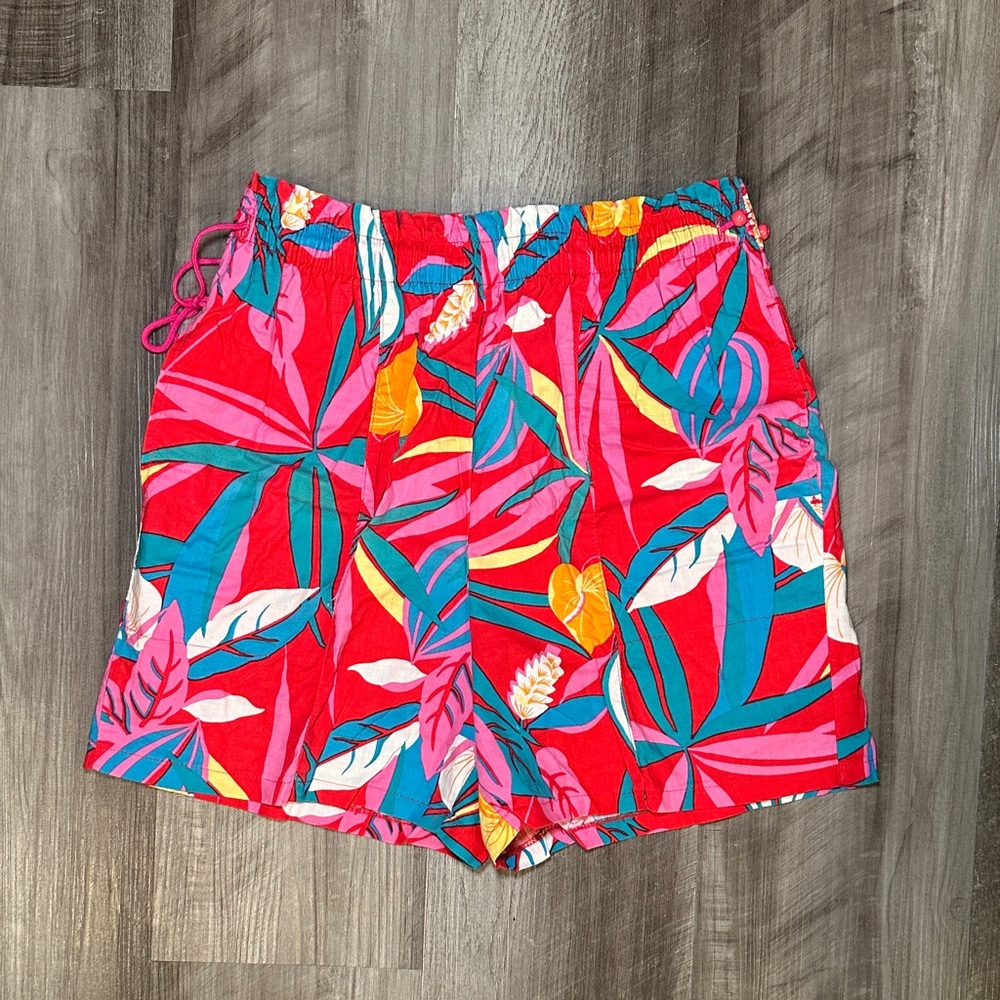 Cristina’s Vintage Hawaiian Floral Made in Japan High Rise Shorts - Medium